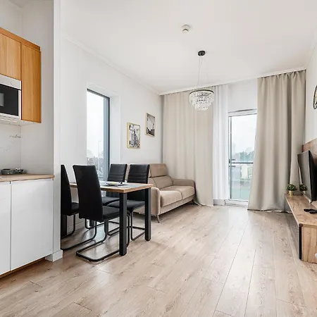 Rentplanet - Bliska Wola Apartment