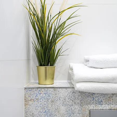 Rentplanet - Bliska Wola Apartment