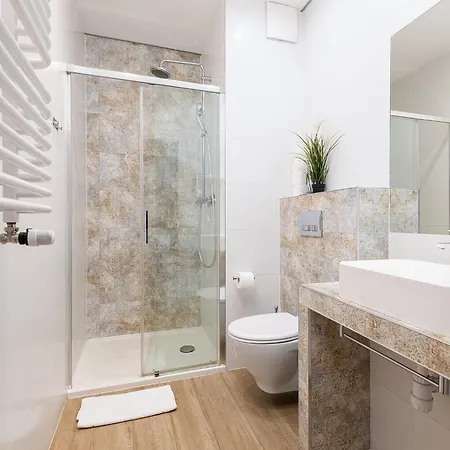 Rentplanet - Bliska Wola Apartment