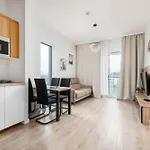 Rentplanet - Bliska Wola Apartment