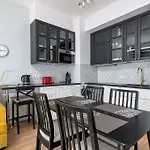 Rentplanet - Bliska Wola Apartmán *