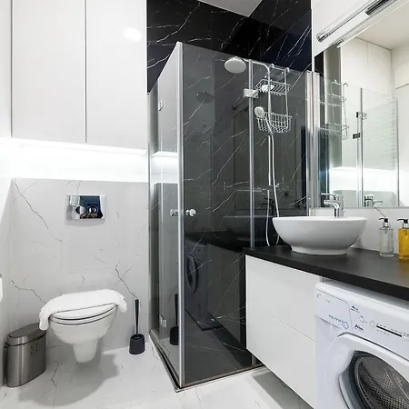 Rentplanet - Bliska Wola Apartamento Varsovia